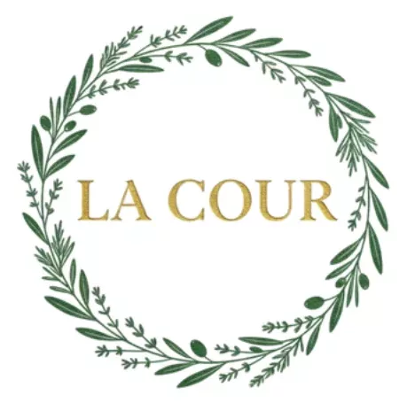 réserver une table au restaurant La Cour à Paris